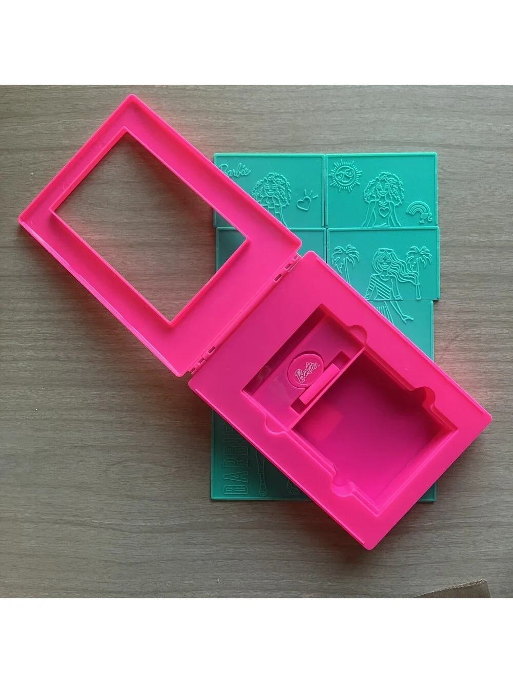 Barbie Activity Styling Set Design Station Rubbing Plates Holder 2021 Arts Craft